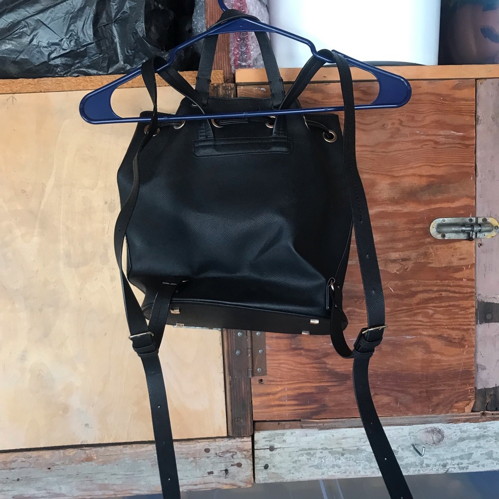 H&M bucket backpack - Picture 3 of 3